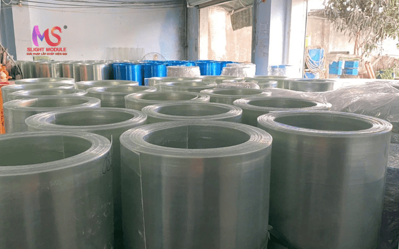 kho tôn nhựa lấy sáng giá tốt