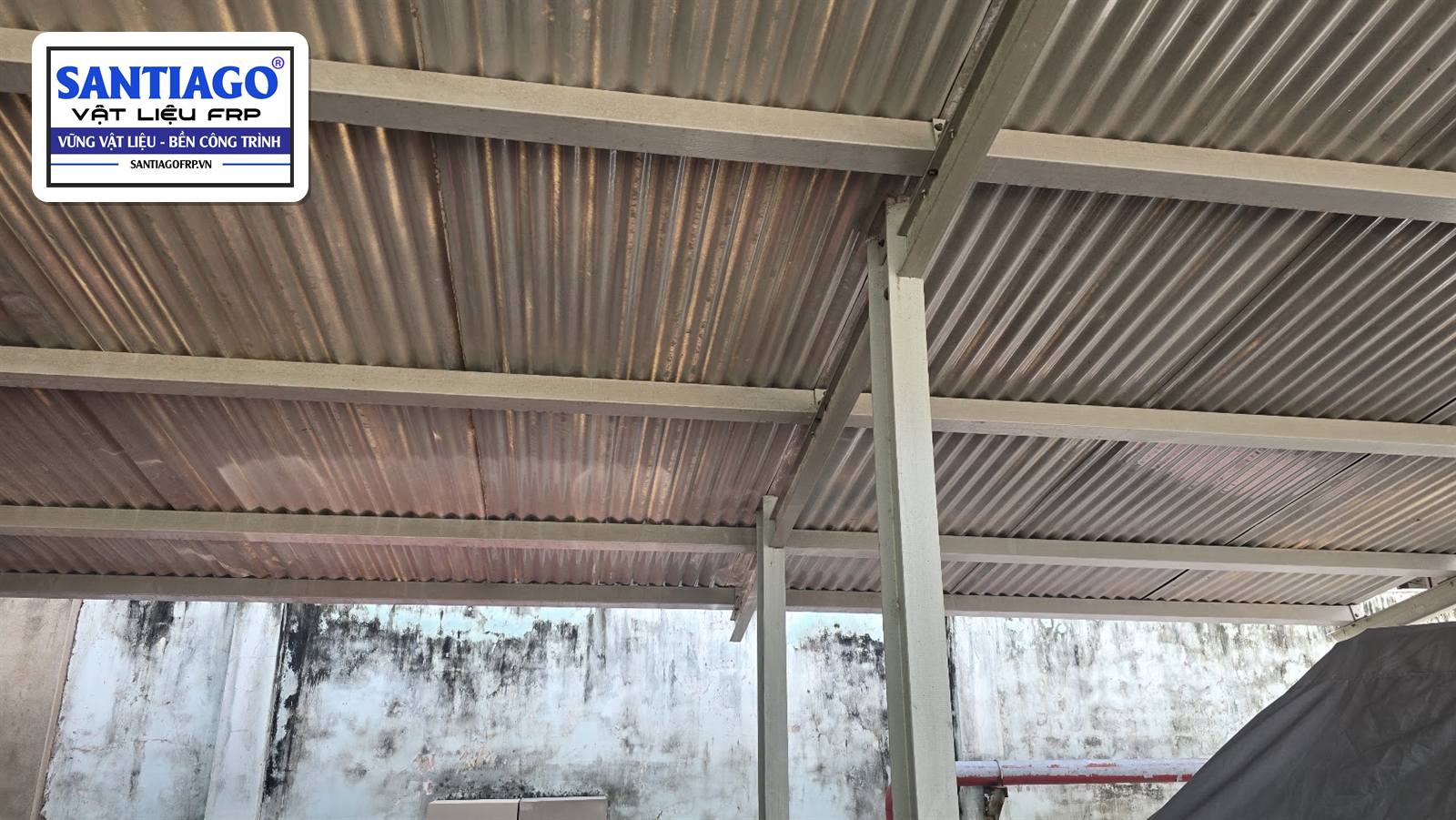 Mái che lợp tôn trên hàng xà gồ hộp composite