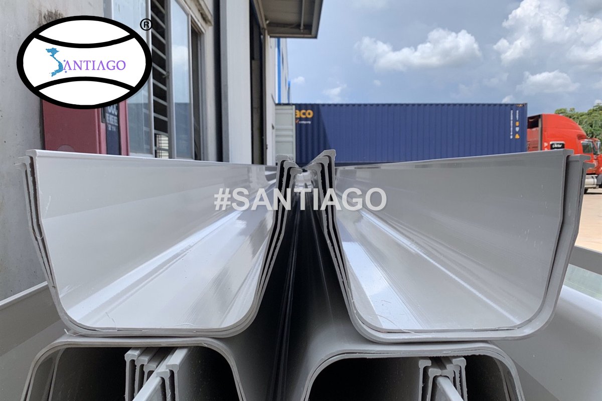 Máng xối nhựa PVC xếp tại kho