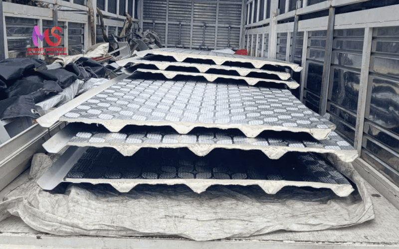 Mua tôn nhựa xốp PU ở đâu uy tín