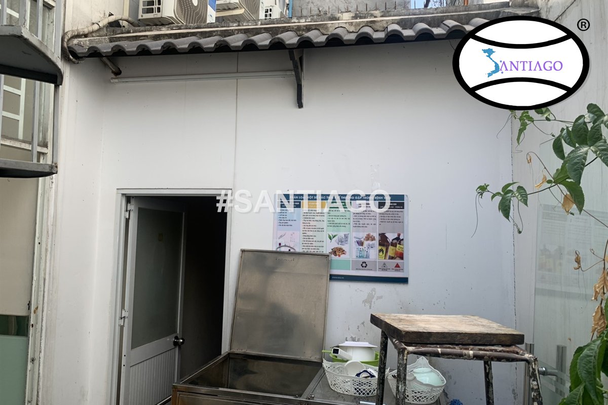 Ô văng trên cửa lợp ngói nhựa âm dương
