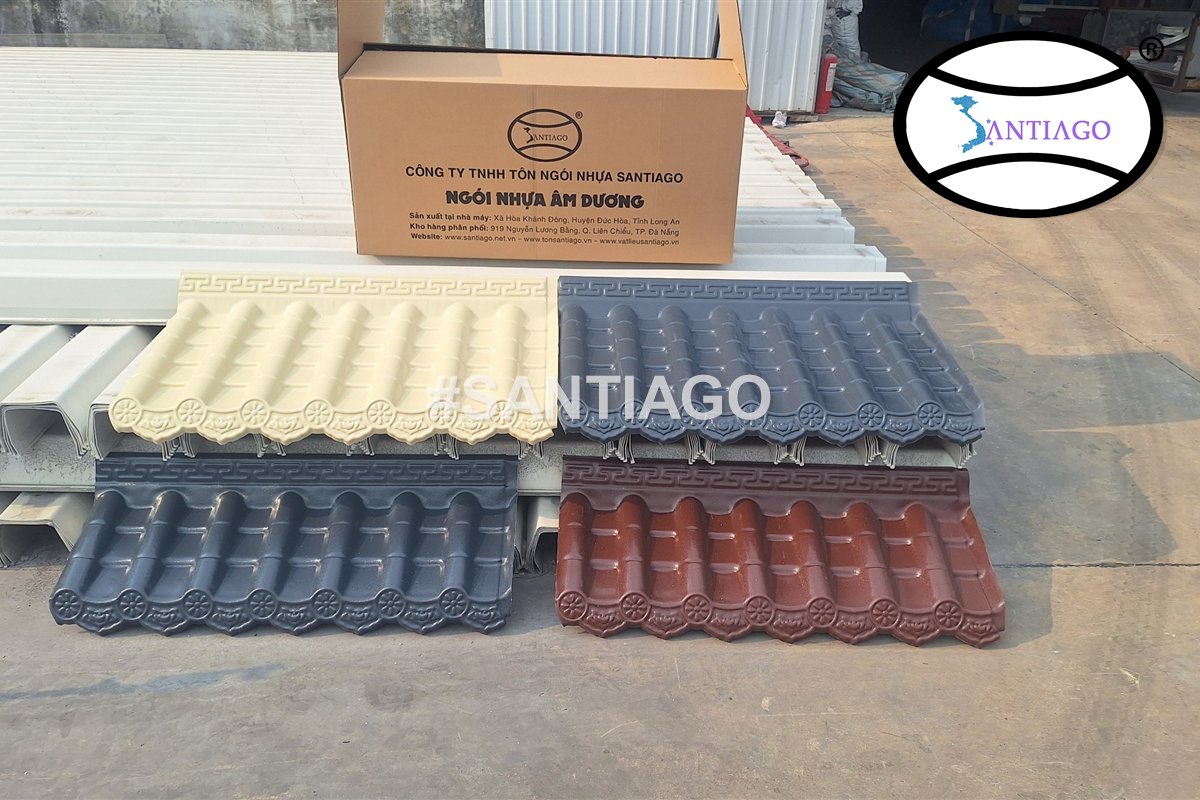 Tấm ngói nhựa âm dương màu be, xám và đỏ tại kho