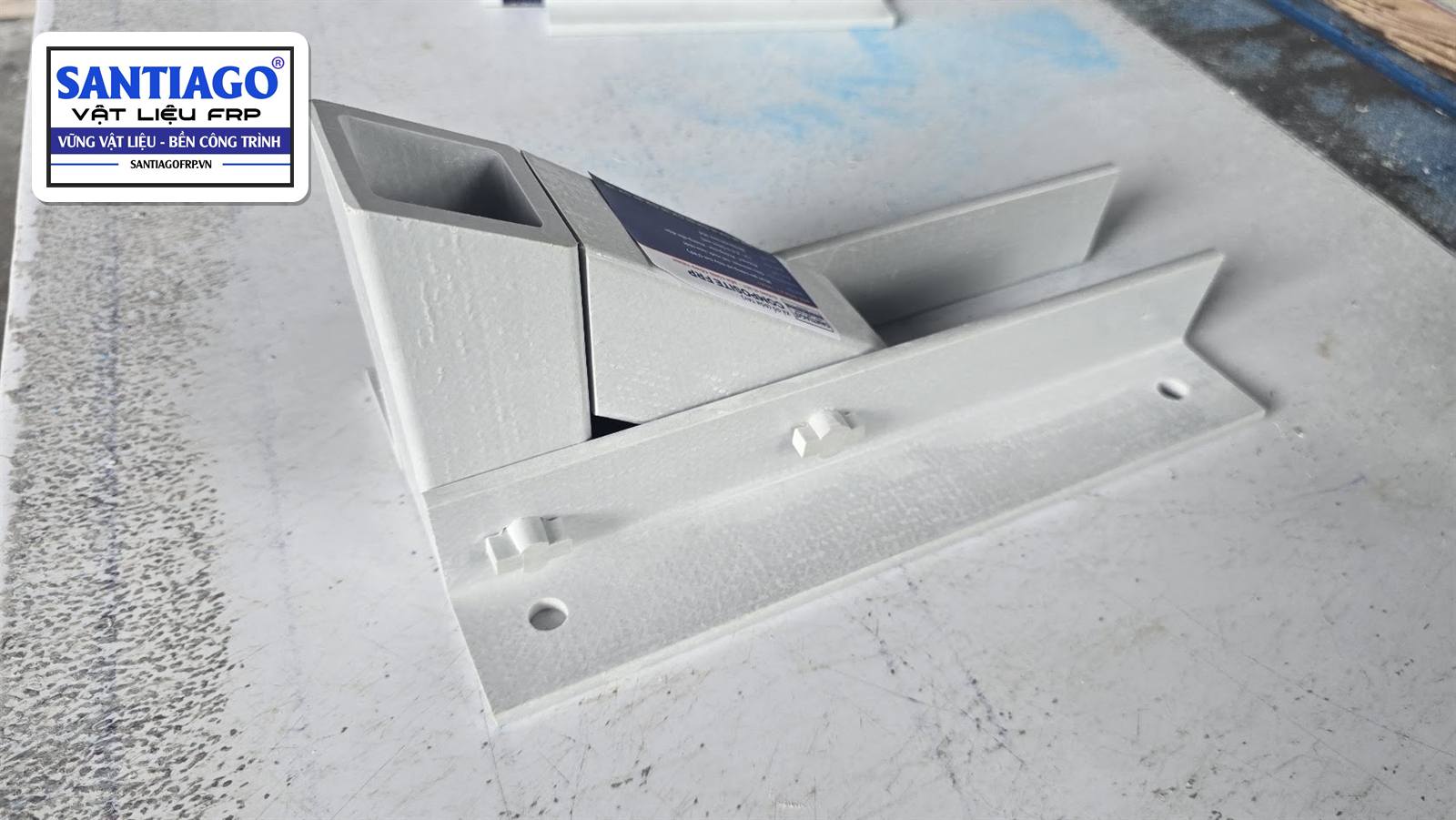 Chi tiết liên kết xà gồ hộp composite SF-100