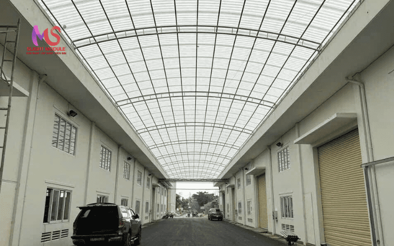 Lưu ý khi thi công Tôn nhựa lấy sáng