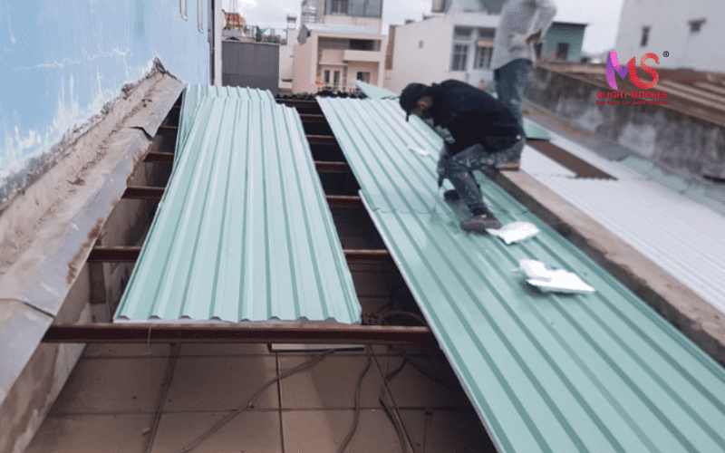 chi phí thi công tôn cách nhiệt cho nhà trọ