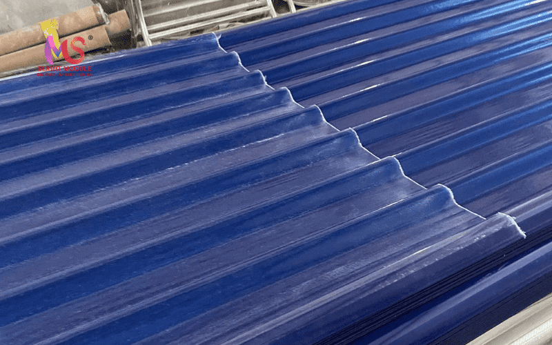 ưu điểm tôn nhựa lấy sáng