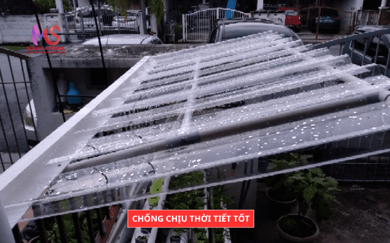 ưu điểm tôn nhựa lấy sáng