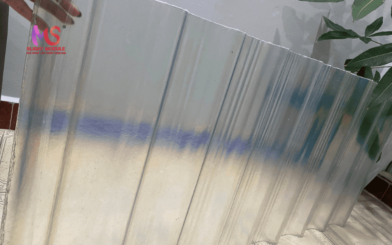 Thi công Tôn nhựa lấy sáng